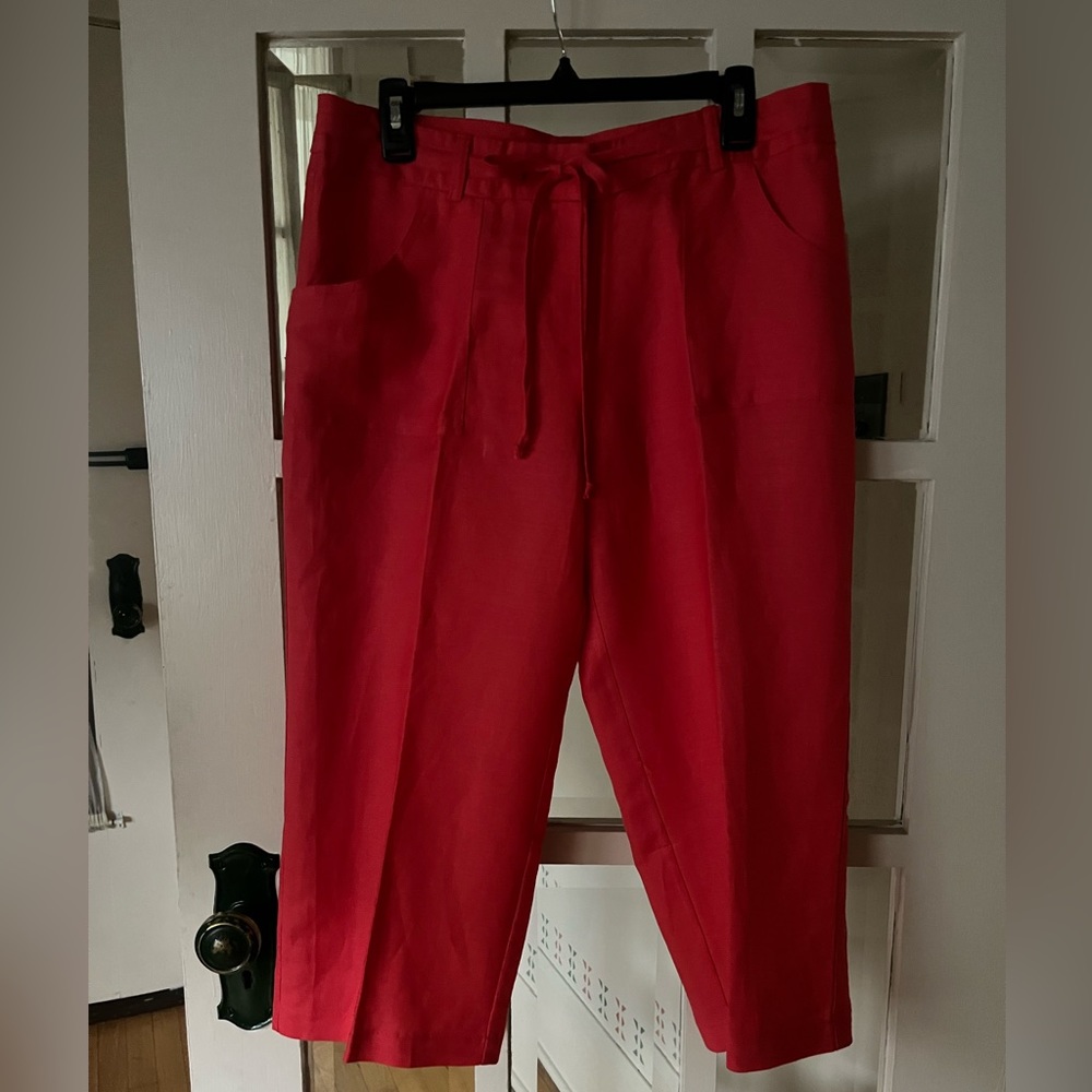 Fashion Bug Women’s Ramie/Rayon Cropped Pant - -Size 10